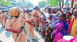 कोपरखैरणेतील झोपडय़ा जमीनदोस्त