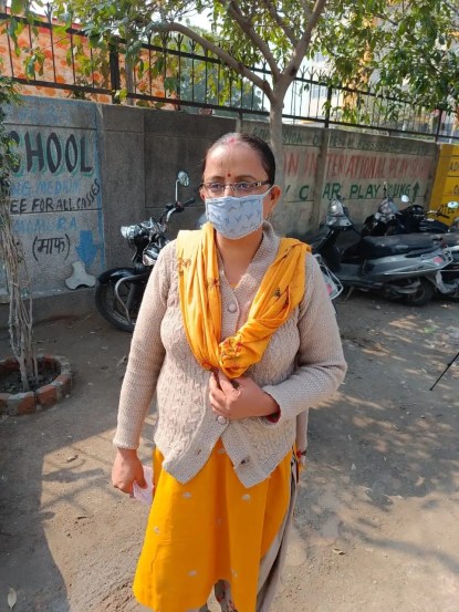 नोएडाच्या सेक्टर 71 मधील गृहिणी आणि रहिवासी विजय कुमारी म्हणाल्या की गेल्या पाच वर्षांत नोकरीची सुरक्षा सुधारली आहे.