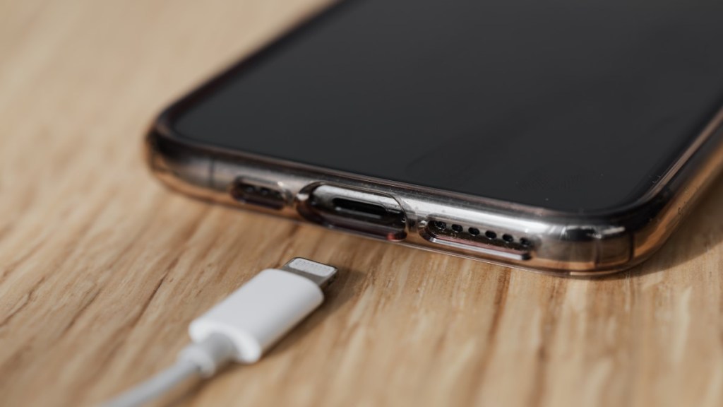 phone charging pexels