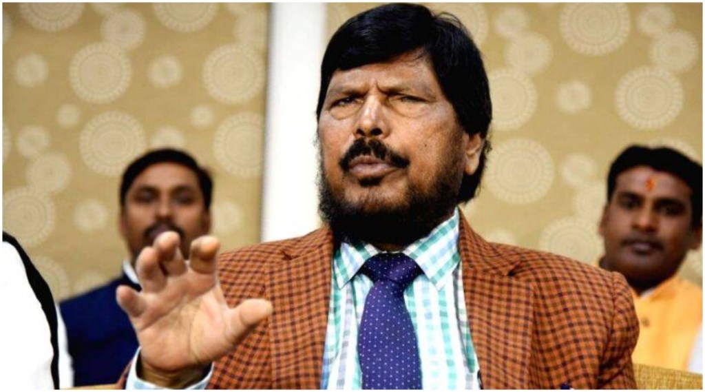 भाजपला २०२४ मध्ये तब्बल चारशे जागा मिळतील – रामदास आठवले भाजपला २०२४ मध्ये तब्बल चारशे जागा मिळतील – रामदास आठवले