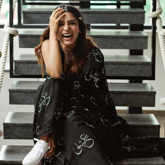 समांथाने नागाचैतन्यप्रमाणे तिच्या मनगटावर एक टॅटू काढला आहे. या टॅटूमध्ये दोन बाण दिसत आहेत.