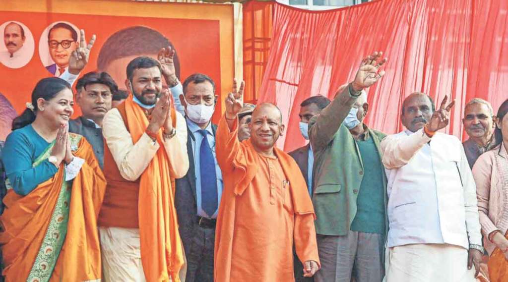 मुरादाबादमध्ये मंगळवारी भाजप उमेदवारांसाठी योगी आदित्यनाथ यांची प्रचारसभा झाली. मुरादाबादमध्ये मंगळवारी भाजप उमेदवारांसाठी योगी आदित्यनाथ यांची प्रचारसभा झाली.