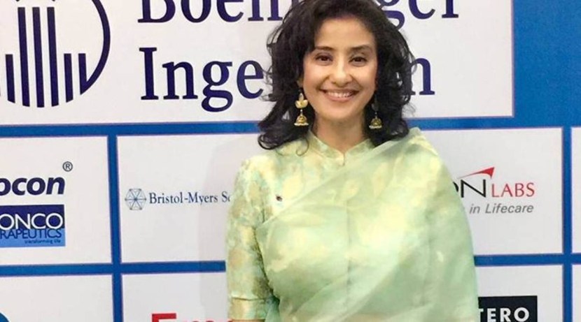 मनिषा कोईरालाने सम्राट दहलसोबत लग्न केले होते. परंतु दोन वर्षातच दोघांनी घटस्फोट घेतला. त्यानंतर मनिषाने लग्न केलं नाही.