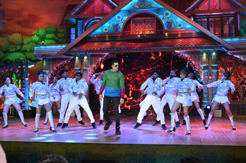Chala Hawa Yeu Dya Akshay Kumar Kriti Sanon