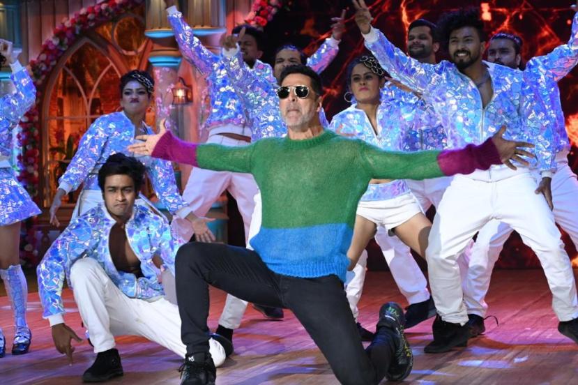 Chala Hawa Yeu Dya Akshay Kumar Kriti Sanon