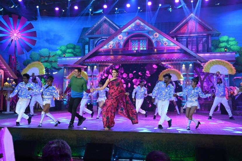 Chala Hawa Yeu Dya Akshay Kumar Kriti Sanon