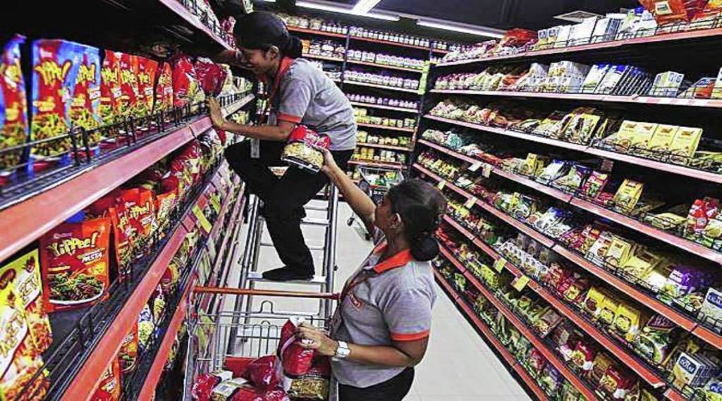सामान्य ग्राहकांना बसणार मोठा धक्का; खाद्यतेल आणि पॅकेज प्रोडक्ट्सच्या किंमतींमध्ये वाढ होण्याची शक्यता 
(Photo : Financial Express)