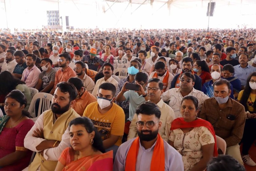 People wearing black barred from PM Modis program in MIT Kothrud Pune