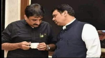 Shiv Sena criticizes Devendra Fadnavis over AIMIM offer Shiv Sena criticizes Devendra Fadnavis over AIMIM offer