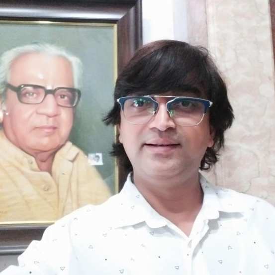 विजू माने यांनी काही दिवसांपूर्वी फेसबुकवर एक पोस्ट शेअर केली होती. या पोस्टमध्ये त्यांनी ‘पावनखिंड’, ‘झुंड’ आणि ‘द कश्मीर फाइल्स’ या चित्रपटांवर त्यांचे मत मांडले आहे.