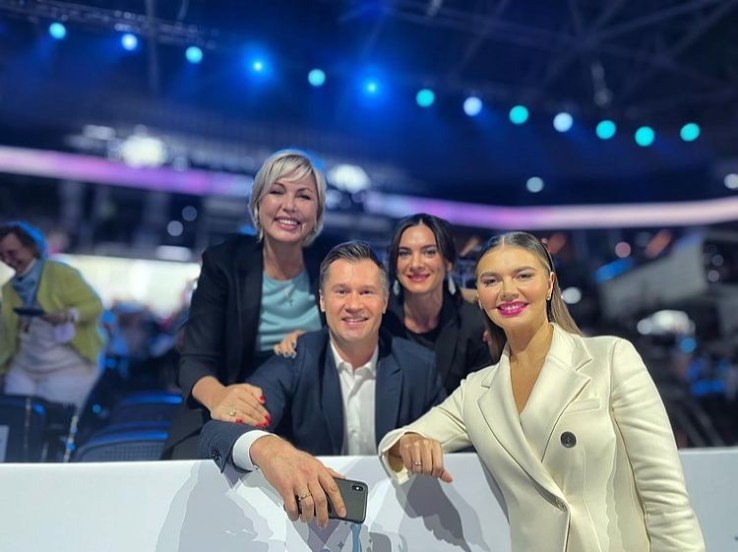 Petition Wants Switzerland To Oust Putins Rumoured Partner Alina Kabaeva Compares Her To Hitler Wife eva braun