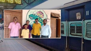 boy stuck in express mail got down on kalyan station