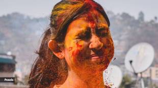 holi eye protraction