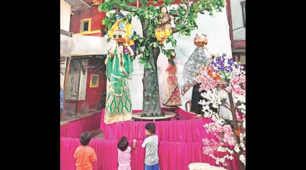 कोळीवाडय़ांत कोंबड होळीचा जल्लोष टिपेला ; दोन वर्षांनंतर निर्बंधमुक्त वातावरणात उत्सव साजरा