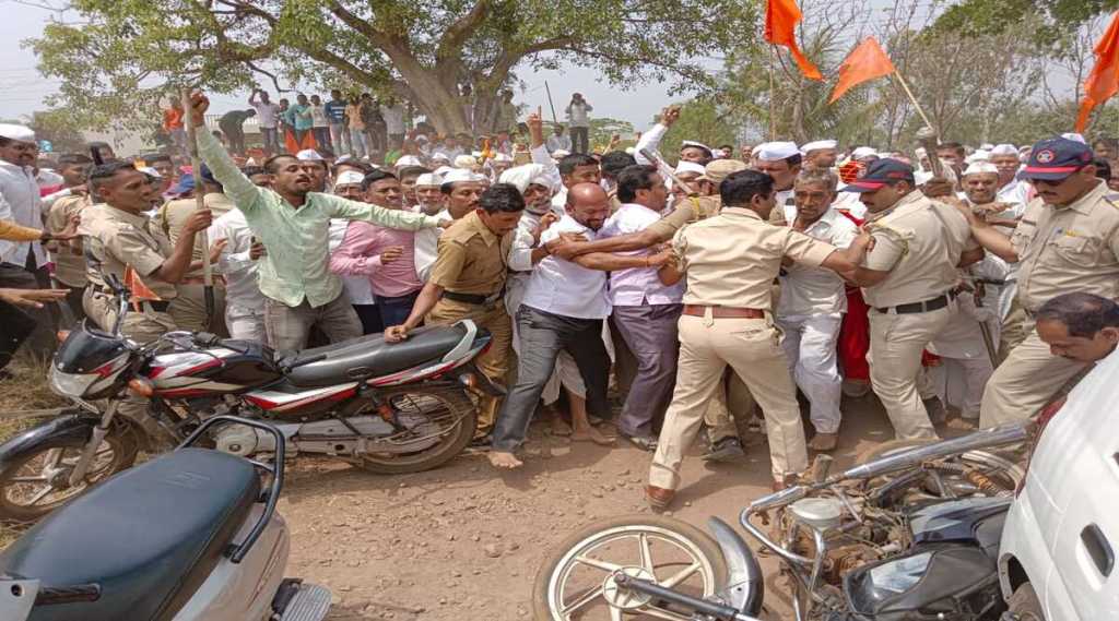 रिंगण सोहळ्यावरुन नंदवाळमध्ये पोलीस-ग्रामस्थांमध्ये धक्काबुक्की, पोलिसांचा लाठीमार