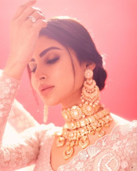 mouni roy (3)
