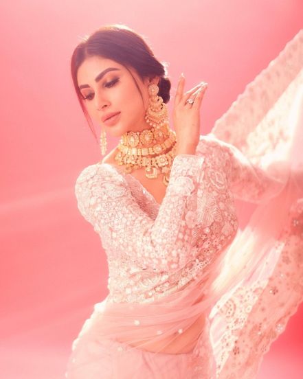 mouni roy (9)