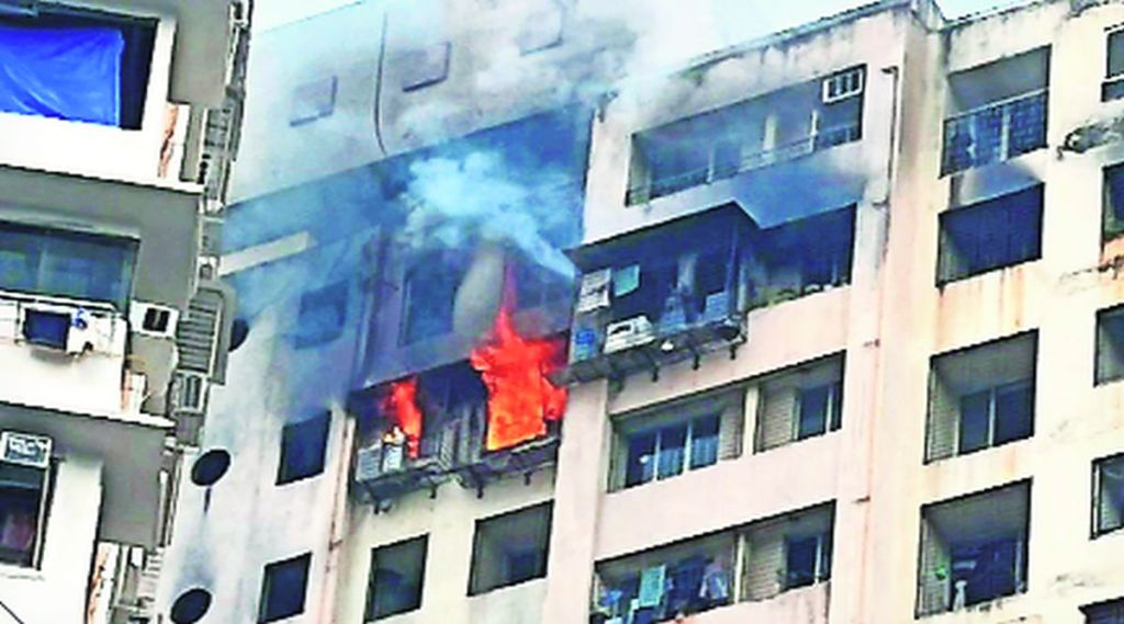सदोष विद्युत प्रणालीमुळे आग लागल्याच्या २० हजार घटना