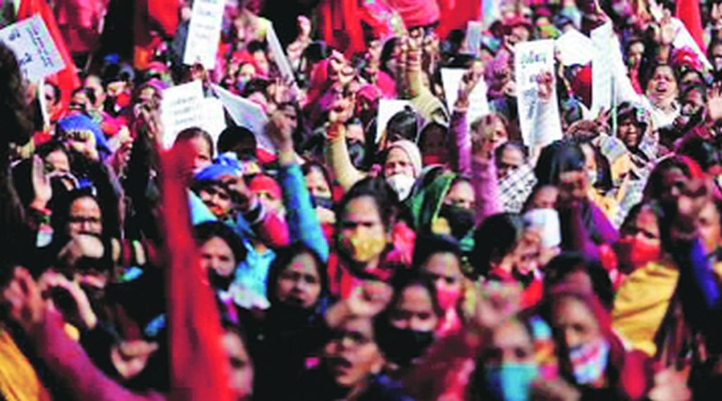 अंगणवाडी सेविका, मदतनीस यांच्यासाठी १०० कोटींचा निधी; मुख्यमंत्री उद्धव ठाकरे यांची मान्यता अंगणवाडी सेविका, मदतनीस यांच्यासाठी १०० कोटींचा निधी; मुख्यमंत्री उद्धव ठाकरे यांची मान्यता