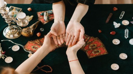 हातावर 'ही' खूण असणाऱ्या व्यक्ती बनतात मोठे अधिकारी; मिळते नशिबाची साथ (Photo : Pexels)