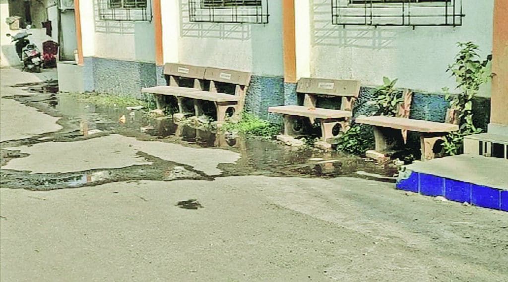 डहाणूत जलवाहिनीला गळती; नगर परिषदेचे दुर्लक्ष