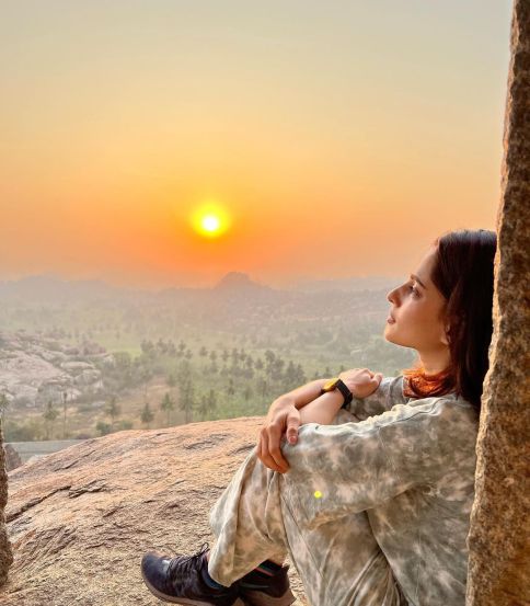 priya and umesh humpi trip (11)