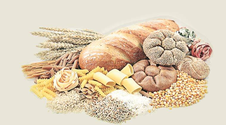 मधुमेहाच्या रुग्णांनी अन्नात पिष्टमय (स्टार्च) पदार्थांचे सेवन कमी करावे अन्यथा त्यांच्या समस्या वाढू शकतात. (फोटो: Indian Express)
