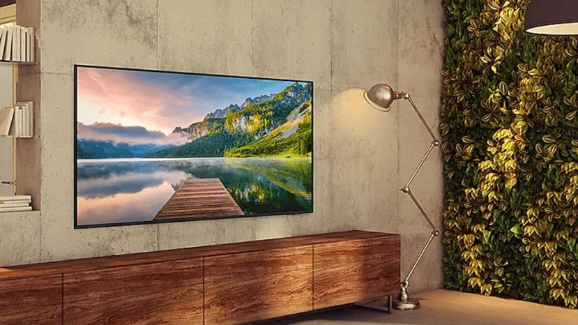 या 43-इंचाच्या स्मार्ट टीव्हीमध्ये तुम्हाला अल्ट्रा HD 4K LED डिस्प्ले मिळेल. हे फ्लिपकार्ट वरून 33,990 रुपयांना खरेदी करू शकता. तर त्याची मूळ किंमत 52,900 रुपये आहे. फ्लिपकार्ट अॅक्सिस बँक क्रेडिट कार्ड वापरून 1,700 रुपयांची बचत करू शकता आणि एक्सचेंज ऑफरसह 18,000 रुपये वाचवू शकता. हा टीव्ही 14,290 रुपयांना खरेदी करता येईल.