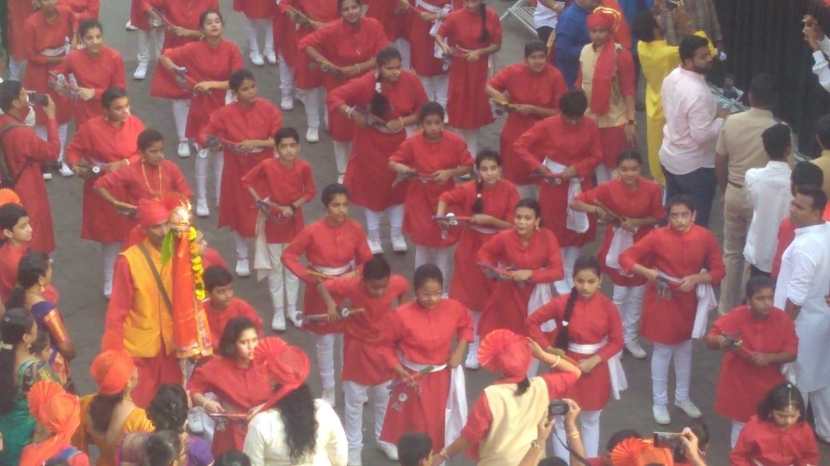 अशा परिस्थितीत डोंबिवलीतील श्री गणेश मंदिर संस्थानने निर्बंध पाळत कोणत्याही परिस्थितीत पालखी सोहळा काढण्याचा निर्णय घेतला.
