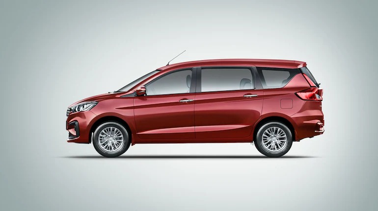 नवीन Ertiga सात रंगांच्या पर्यायांसह येईल, ज्यामध्ये पर्ल आर्क्टिक व्हाइट, स्प्लेंडिड सिल्व्हर, पर्ल डिग्निटी ब्राउन, मॅग्मा ग्रे, ऑबर्न रेड, प्राइम ऑक्सफर्ड ब्लू आणि मिडनाईट ब्लॅक यांचा समावेश आहे.