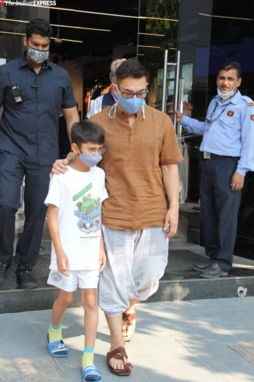 'तुम्ही कधी तुमच्या कुटुंबासोबत असा आनंद लुटला आहे का?', असा प्रश्न आमिर खानने या पोस्टला कॅप्शन देताना विचारला आहे.
