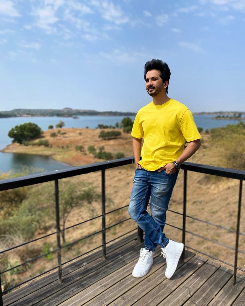 Abhijeet Khandkekar Tujhech Mi Geet Gaat Aahe