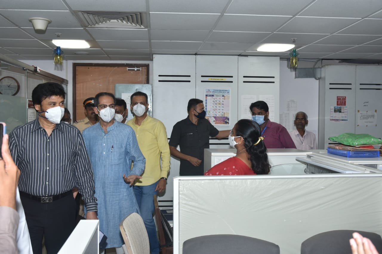 CM Uddhav Thackeray Visited Mantralaya And Employees 