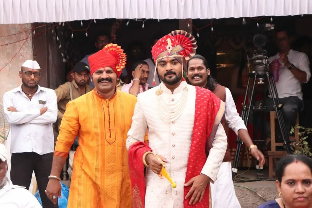 मात्र अखेर डिंपल आणि डॉ अजितकुमार देव या दोघांचे लग्न निर्विघ्न पार पडले आहे.