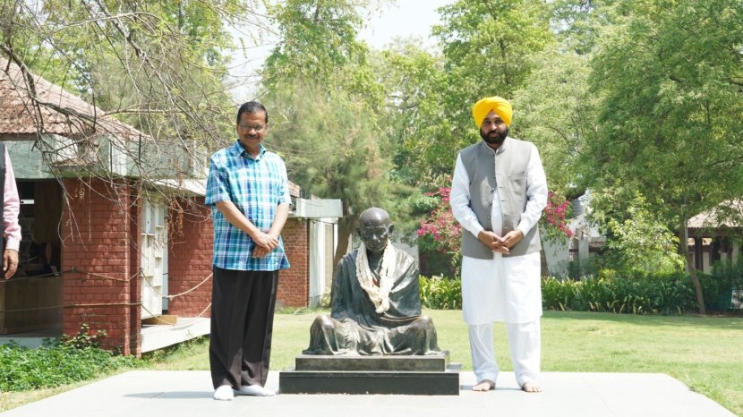 गुजरातमध्ये आजही भाजप आणि काँग्रेस हे प्रमुख पक्ष आहेत, तेव्हा संघटना बांधणीचे मोठे आव्हान 'आप' समोर आहे