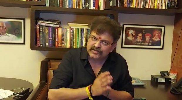 “शिवरायांच्या महाराष्टात गाडलेल्या जेम्स लेनला परत वरती काढायची गरज नव्हती. जेम्स लेनचे जन्मदाते हे कोण होते हे उभ्या महाराष्ट्राला माहित आहे. जे गेले त्यांच्याबद्दल बोलणे आमच्या संस्कृतीत नाही,” असंही यावेळी जितेंद्र आव्हाड म्हणाले.