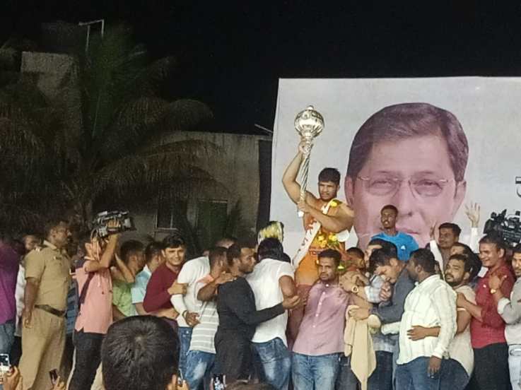 या अगोदर पृथ्वीराजने पुणे शहरच्या हर्षद कोकाटेवर एकतर्फी विजयाची नोंद केली होती.