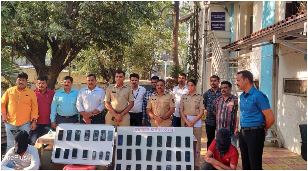 पुणे स्टेशन परिसरात प्रवाशांकडील मोबाइल लांबविणारे चोरटे गजाआड