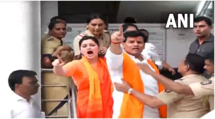 राणा दाम्पत्यास अटक; आजची रात्र पोलीस ठाण्यातच जाणार!