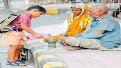 Viral Photo: लहानग्याने घडवलं माणुसकीचं दर्शन, मुलाच्या कृतीचं नेटकऱ्यांनी केलं कौतुक