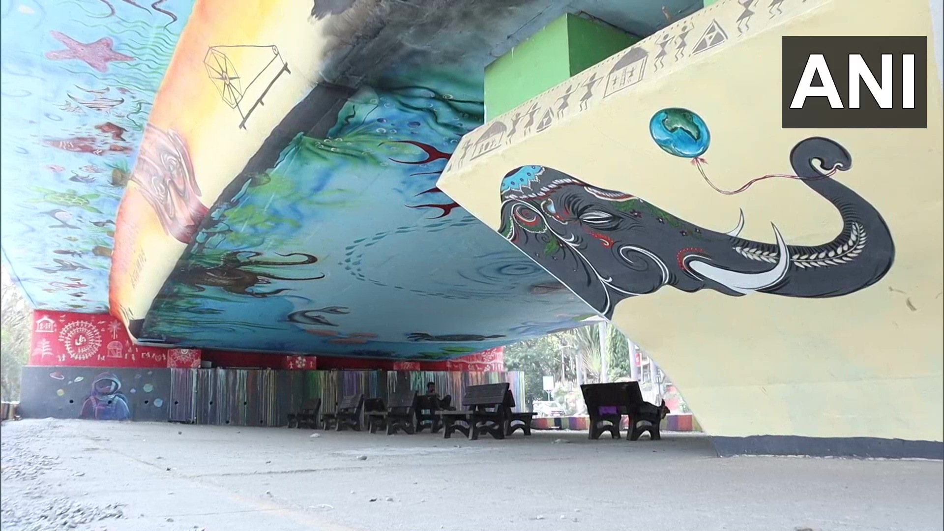 Gujarat Beautification of public places in Surat is being done via wall paintings 