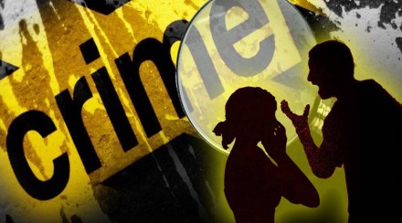 मोबाइलचा स्क्रीन लॉक विचारल्यानं संतापला पती; मध्यरात्रीच पत्नीला केली बेदम मारहाण, सांगलीतील घटना मोबाइलचा स्क्रीन लॉक विचारल्यानं संतापला पती; मध्यरात्रीच पत्नीला केली बेदम मारहाण, सांगलीतील घटना