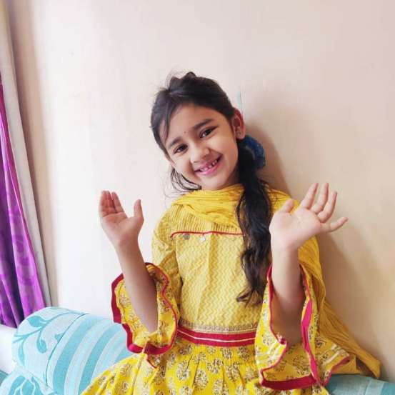 ‘तुझेच मी गीत गात आहे’ या मालिकेतील चिमुकल्या स्वराने सर्वांचेच लक्ष वेधून घेतलं आहे.