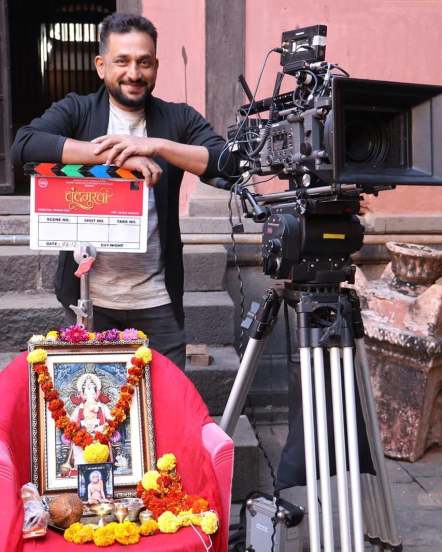 येत्या २९ एप्रिलला हा चित्रपट प्रदर्शित होणार असला तरी आतापासूनच अनेक कलाकार त्याचे कौतुक करताना दिसत आहे.