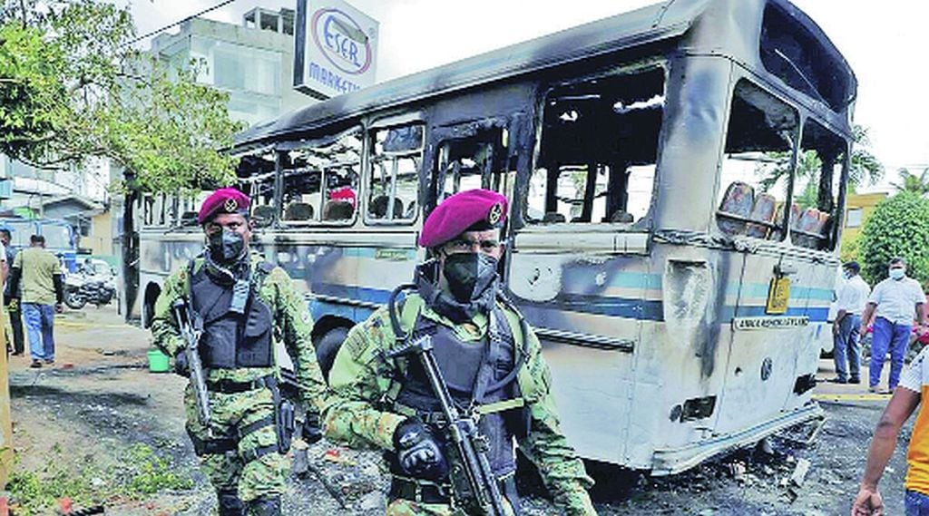 श्रीलंकेत आर्थिक संकटामुळे आणीबाणी; सरकारविरुद्ध असंतोष, हिंसक निदर्शने; भारताकडून तांदूळ- इंधनाचा पुरवठा