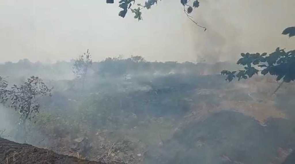 ठाणे: अंबरनाथमध्ये बंद पडलेल्या कंपनीच्या परिसरात आग