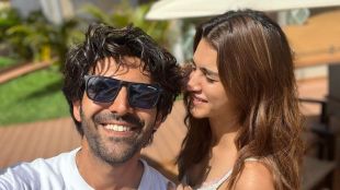 kartik aryan, kriti sanon, kartik aryan video, kriti sanon viral video, कार्तिक आर्यन, क्रिती सेनॉन, कार्तिक आर्यन व्हिडीओ, कार्तिक आर्यन गर्लफ्रेंड, क्रिती सेनॉन बॉयफ्रेंड, क्रिती सेनॉन व्हिडीओ