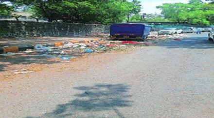 ‘एपीएमसी’तील कचरामुक्तीकडे प्रशासानाचे दुर्लक्ष:खतनिर्मिती प्रकल्प रेंगाळला; जागा नसल्याचे कारण