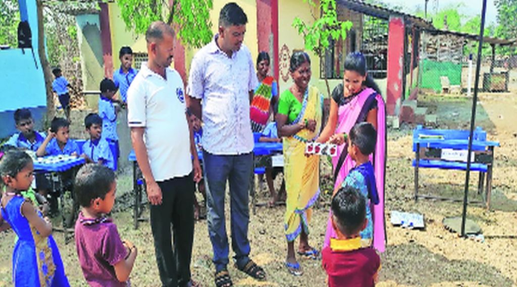 शाळा पूर्वतयारी मेळाव्यात बालकांच्या सर्वागीण विकासाचे धडे; पालघर जिल्ह्यातील एक हजार ७७६ शाळांचा सहभाग शाळा पूर्वतयारी मेळाव्यात बालकांच्या सर्वागीण विकासाचे धडे; पालघर जिल्ह्यातील एक हजार ७७६ शाळांचा सहभाग