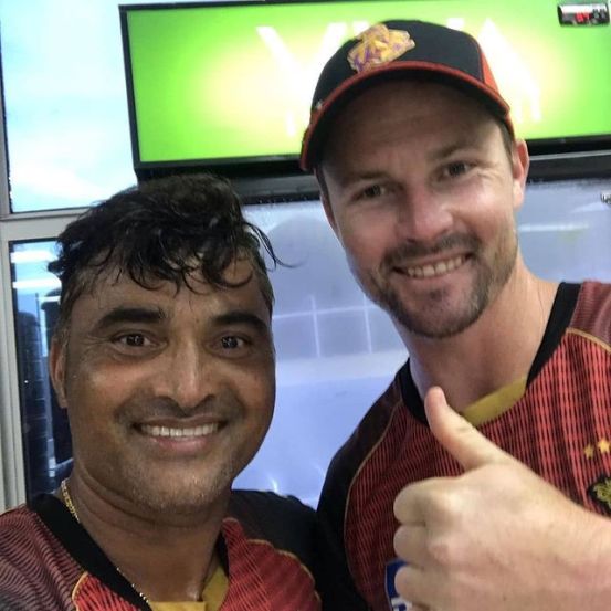 तांबे हे आयपीएलमध्ये हॅट्ट्रिक करणाऱ्या मोजक्या खेळाडूंपैकी एक आहे. (फोटो: pravintambeg / Insatgram)